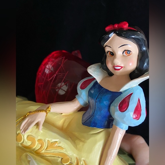 Jim Shore Showcase Disney Traditions Figure SNOW WHITE “A Tempting Offer” Apple - Picture 12 of 16